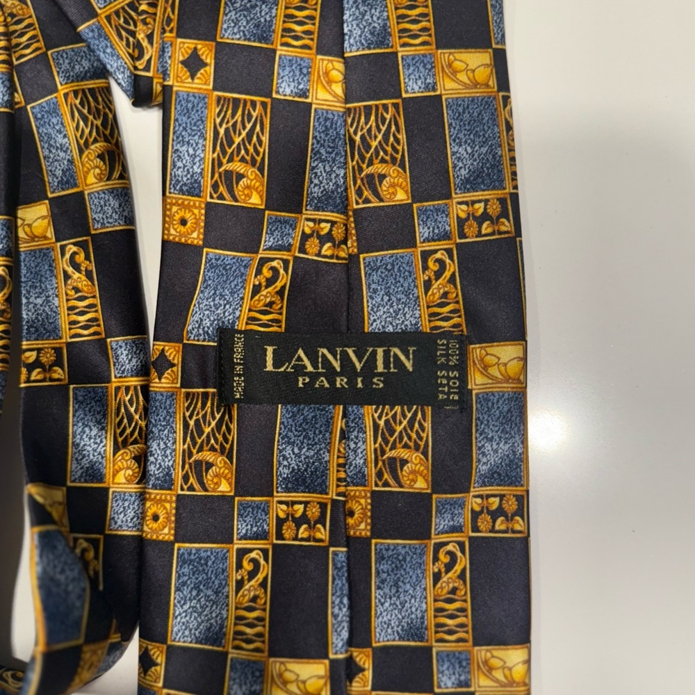Valentino men’s tie!! In perfect condition!